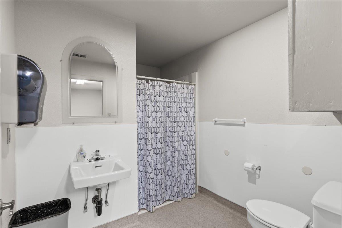 440 S Yosemite Ave, Oakdale, CA 95361