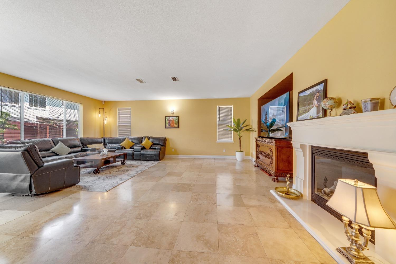 3779 Wild Oak Dr, Ceres, CA 95307