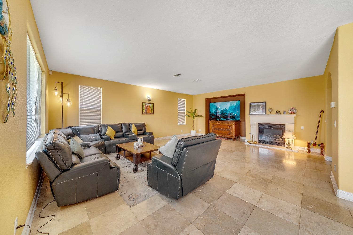3779 Wild Oak Dr, Ceres, CA 95307