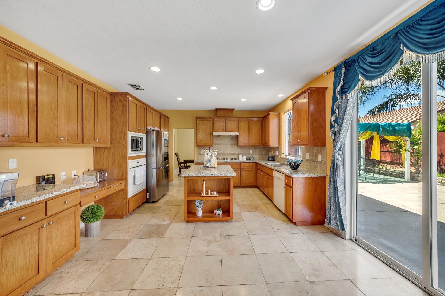 3779 Wild Oak Dr, Ceres, CA 95307
