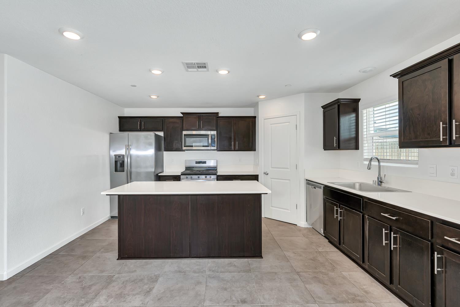 324 Shafer Trail Ct, Merced, CA 95341