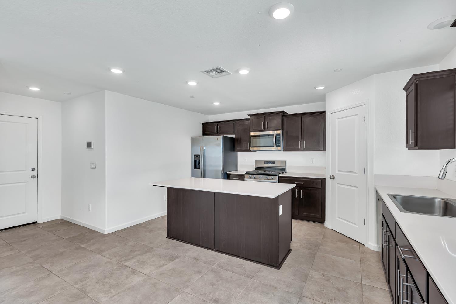 324 Shafer Trail Ct, Merced, CA 95341