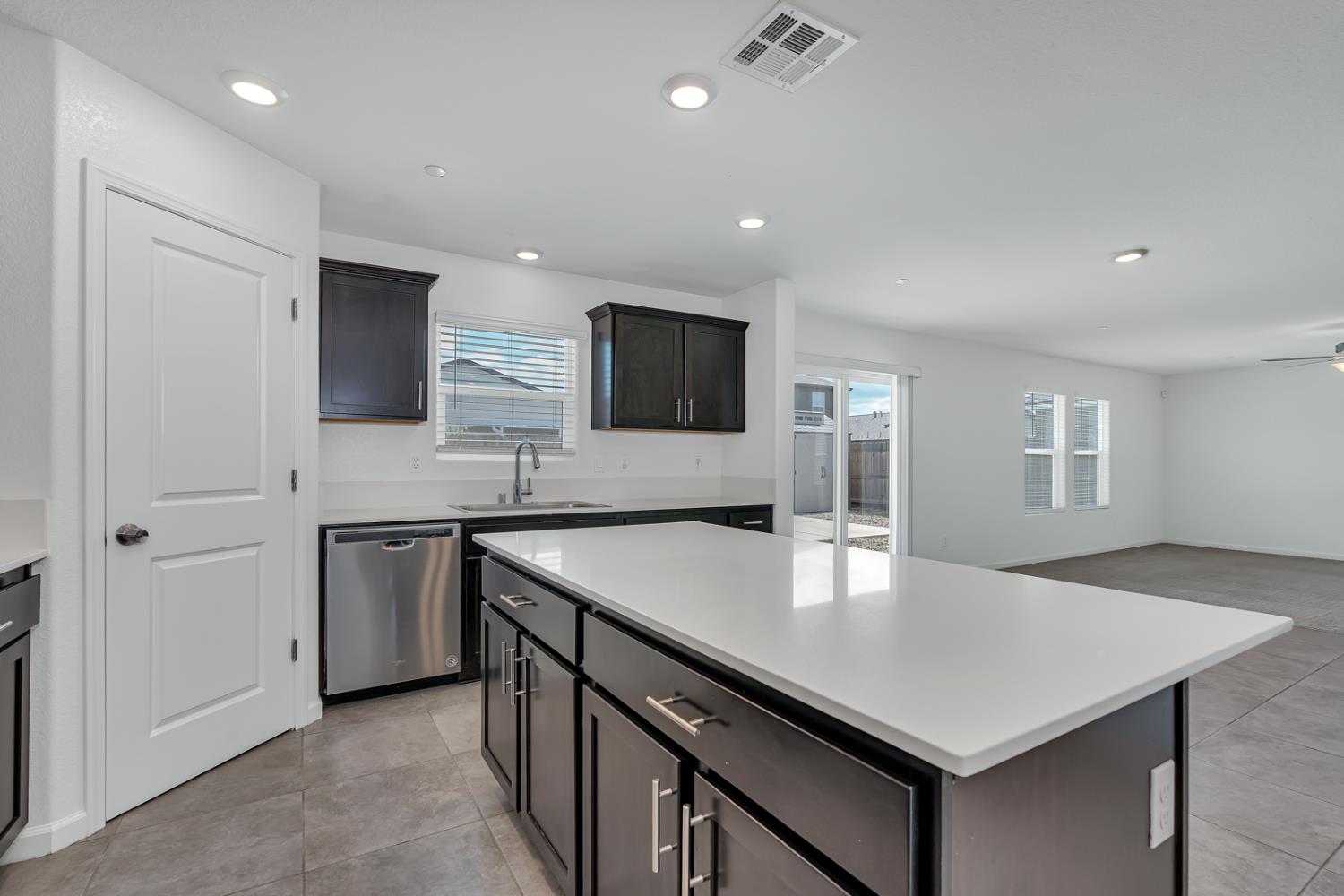324 Shafer Trail Ct, Merced, CA 95341