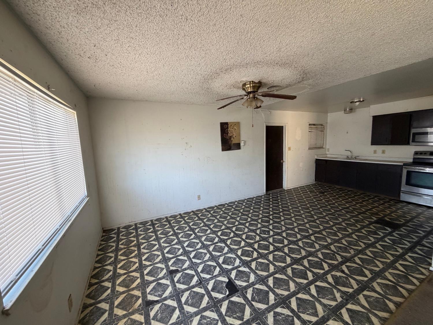 2141 Balboa Ave, Merced, CA 95348