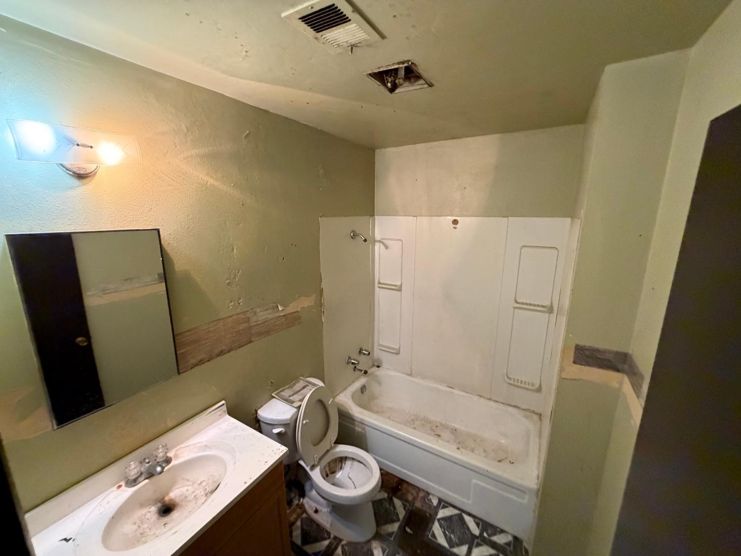 2141 Balboa Ave, Merced, CA 95348