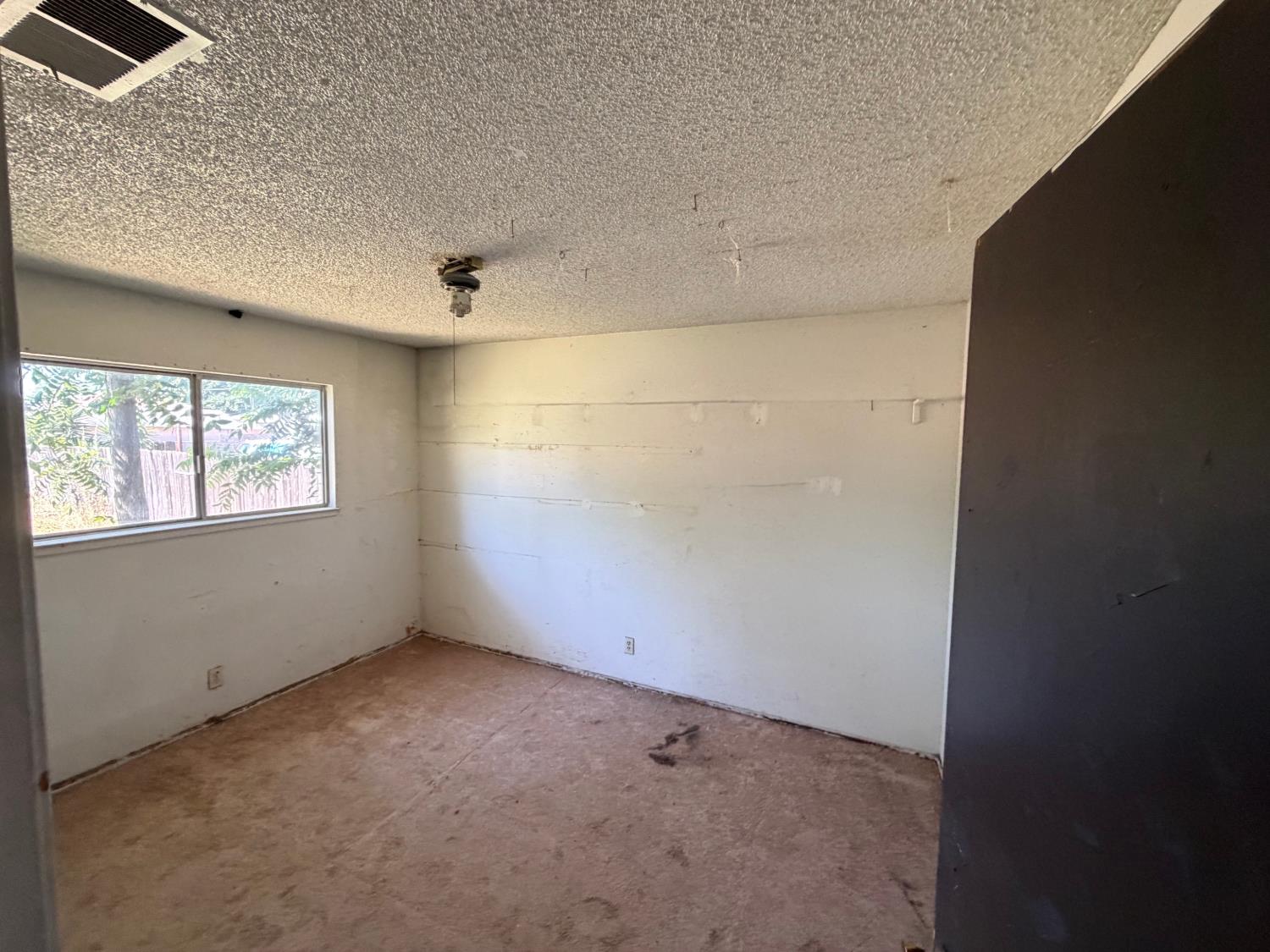 2141 Balboa Ave, Merced, CA 95348