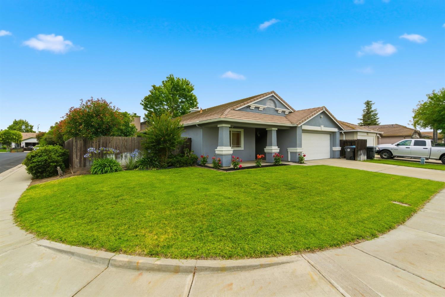 1009 Lambdin St, Manteca, CA 95336