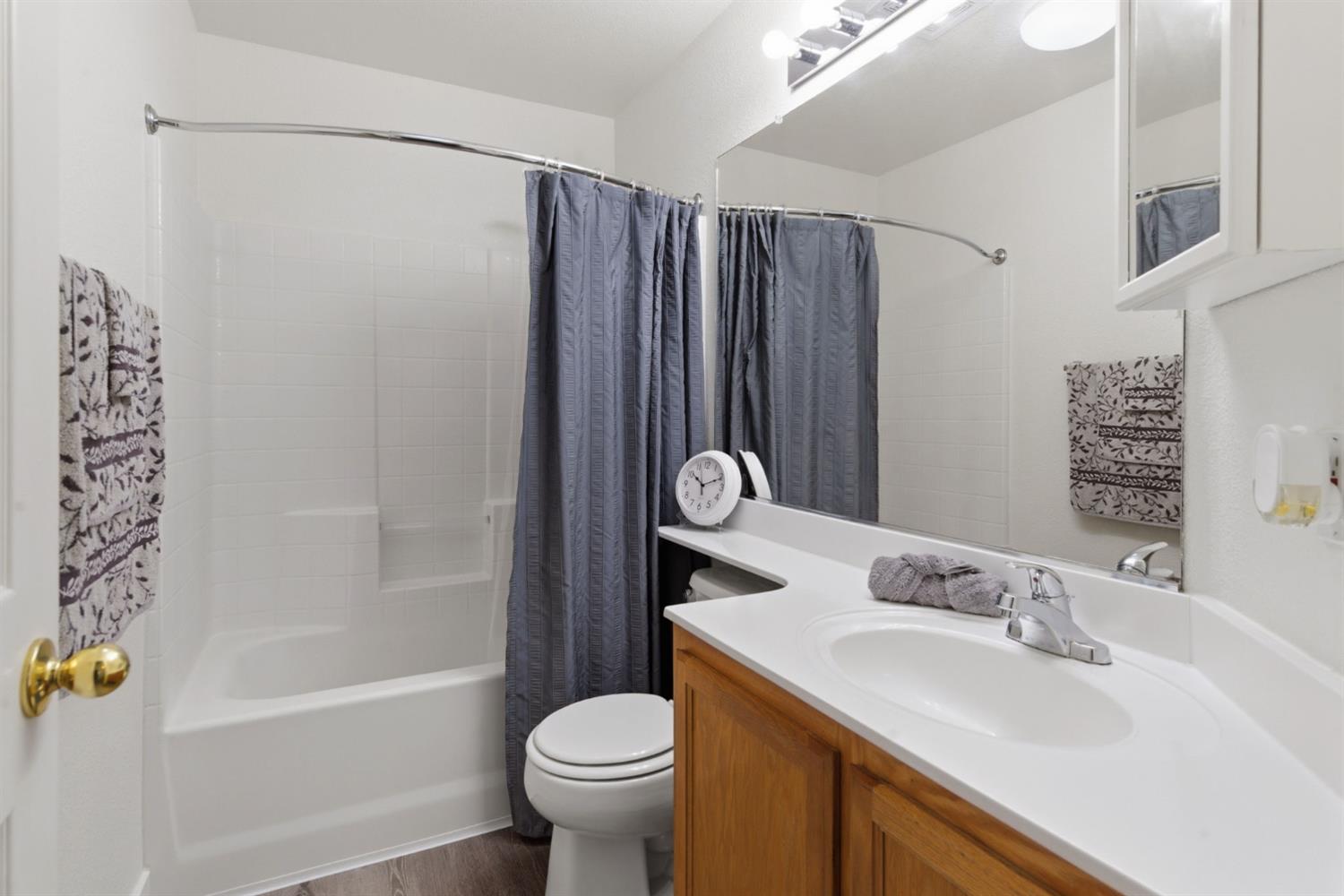 1009 Lambdin St, Manteca, CA 95336
