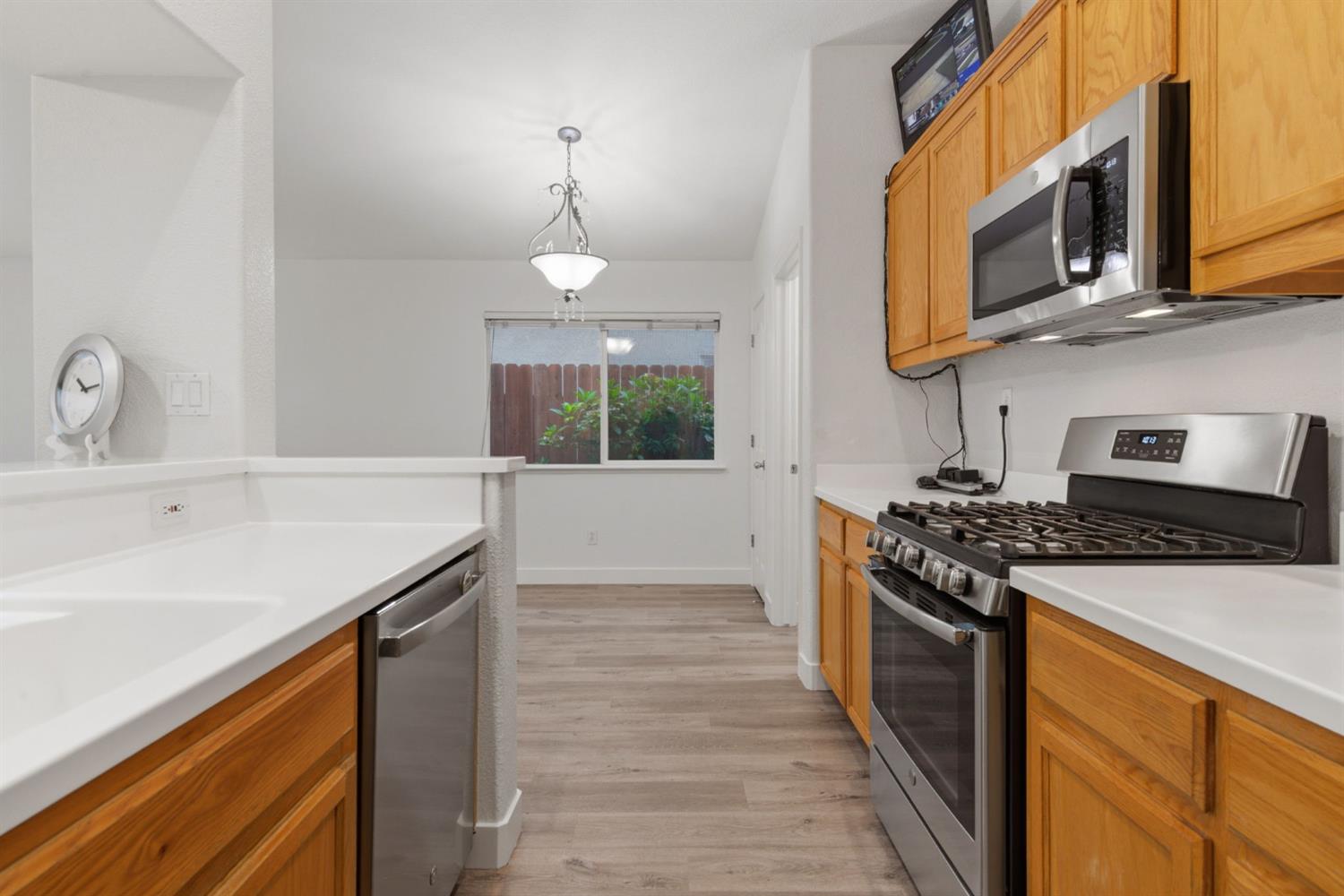 1009 Lambdin St, Manteca, CA 95336