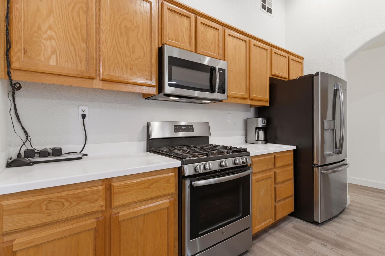 1009 Lambdin St, Manteca, CA 95336