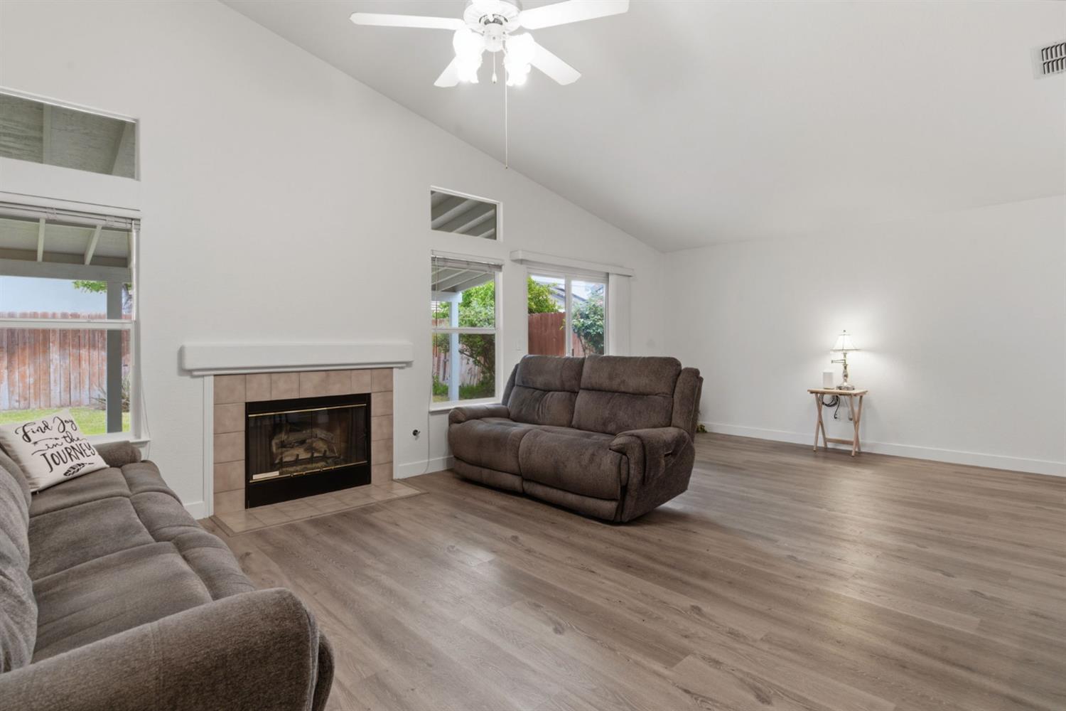 1009 Lambdin St, Manteca, CA 95336