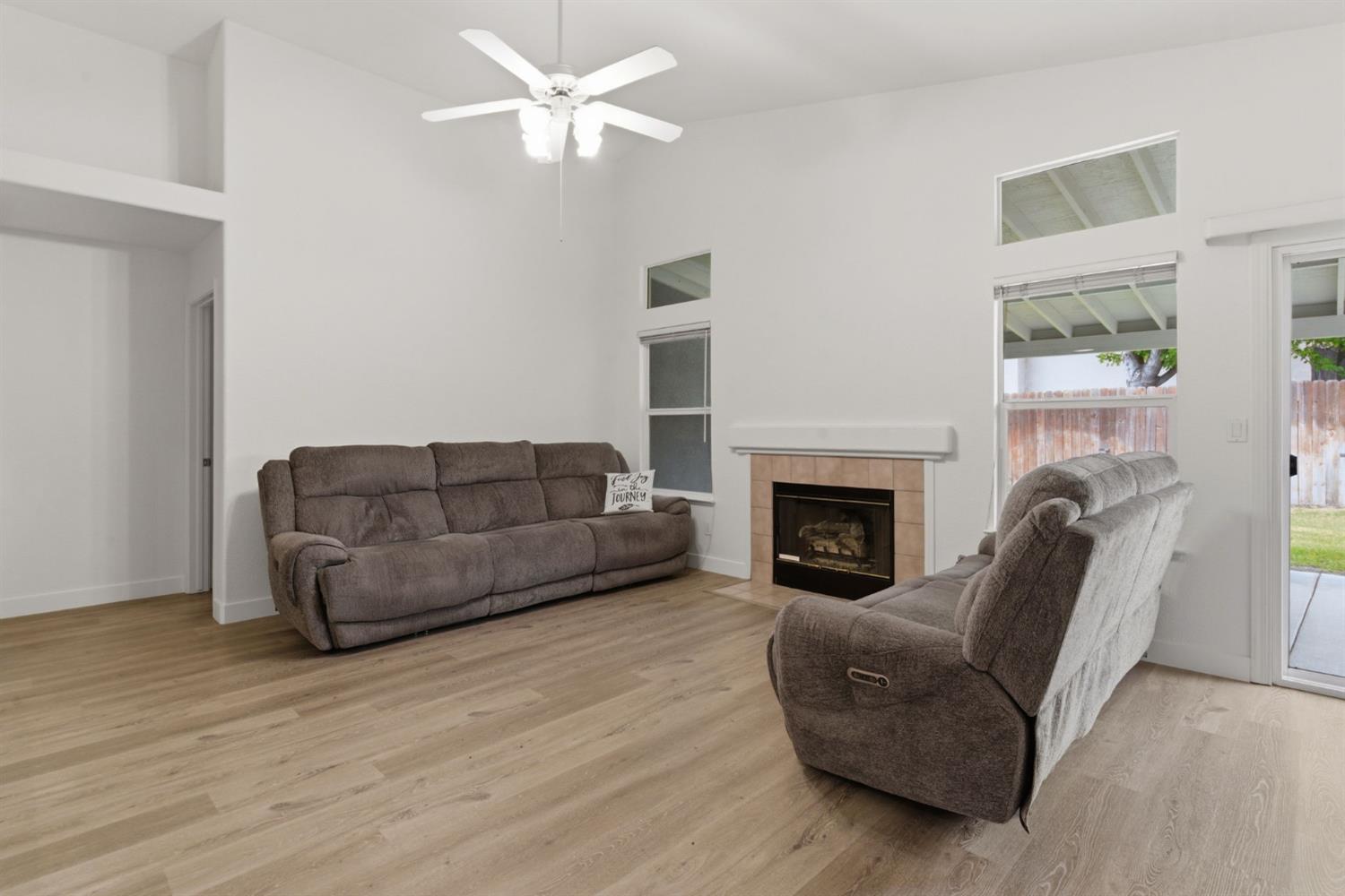 1009 Lambdin St, Manteca, CA 95336