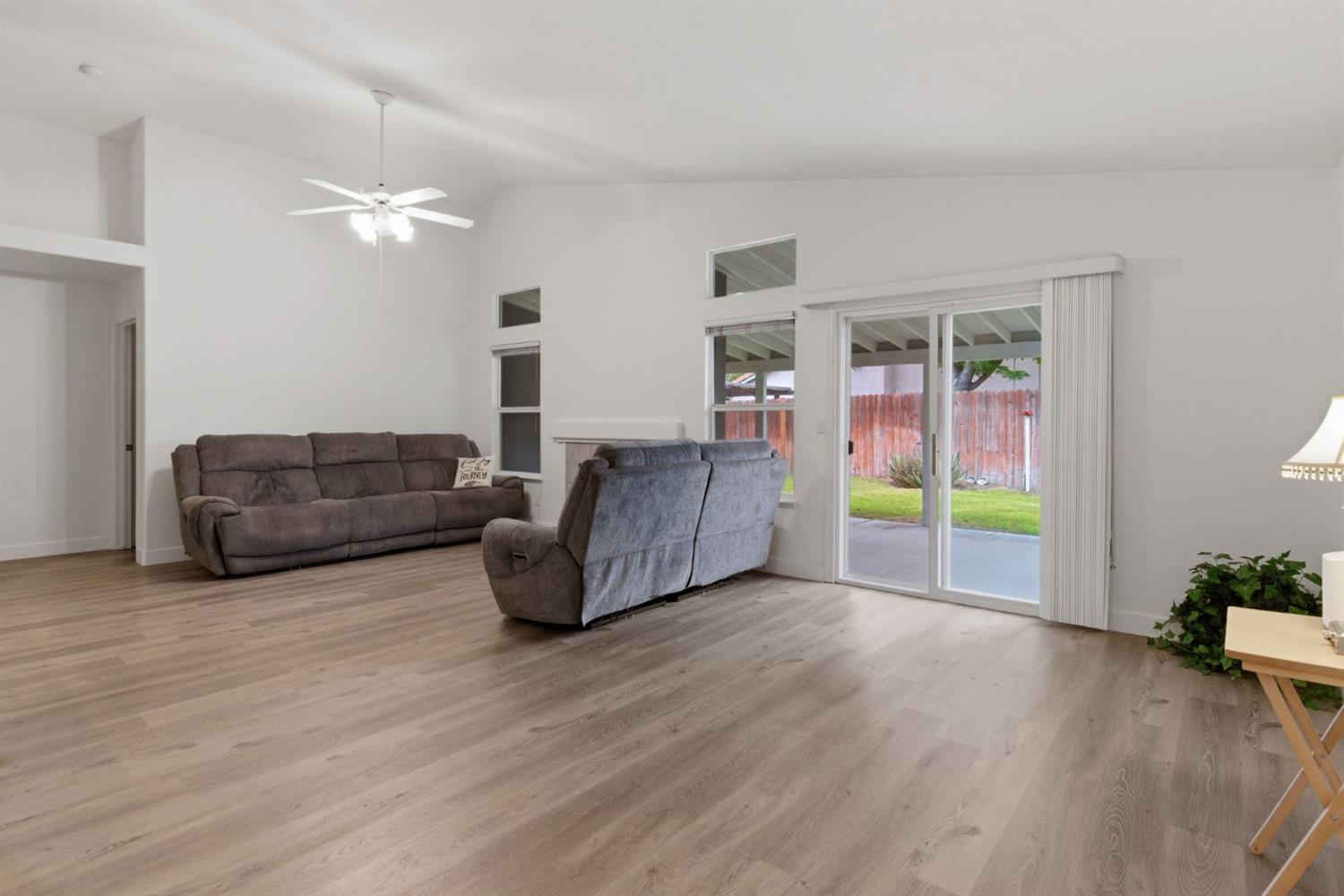 1009 Lambdin St, Manteca, CA 95336
