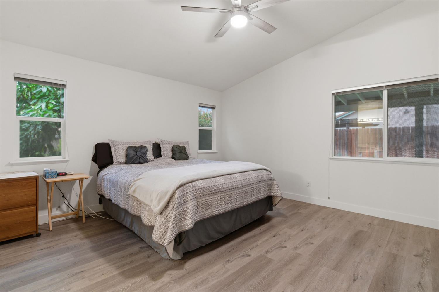 1009 Lambdin St, Manteca, CA 95336