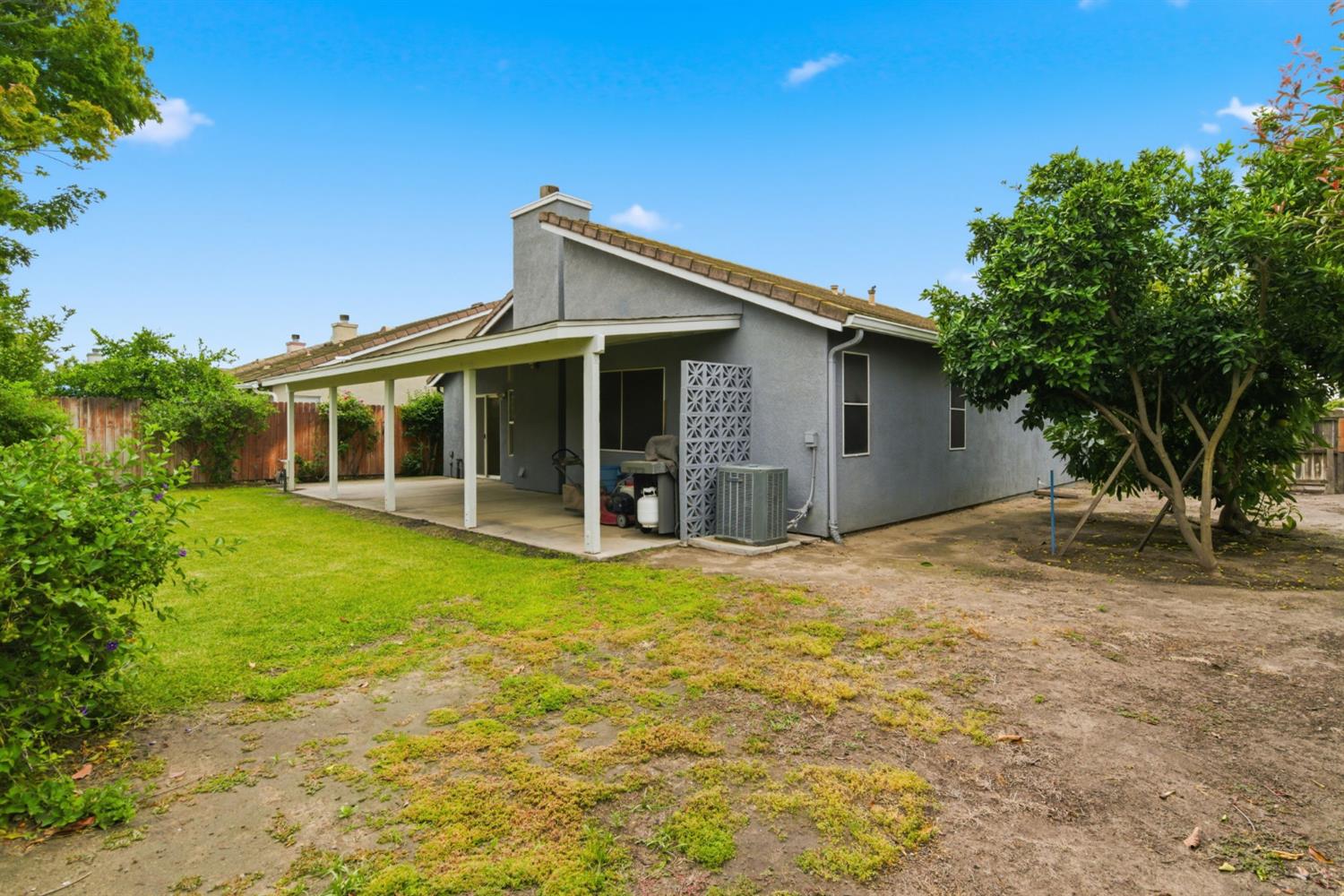1009 Lambdin St, Manteca, CA 95336