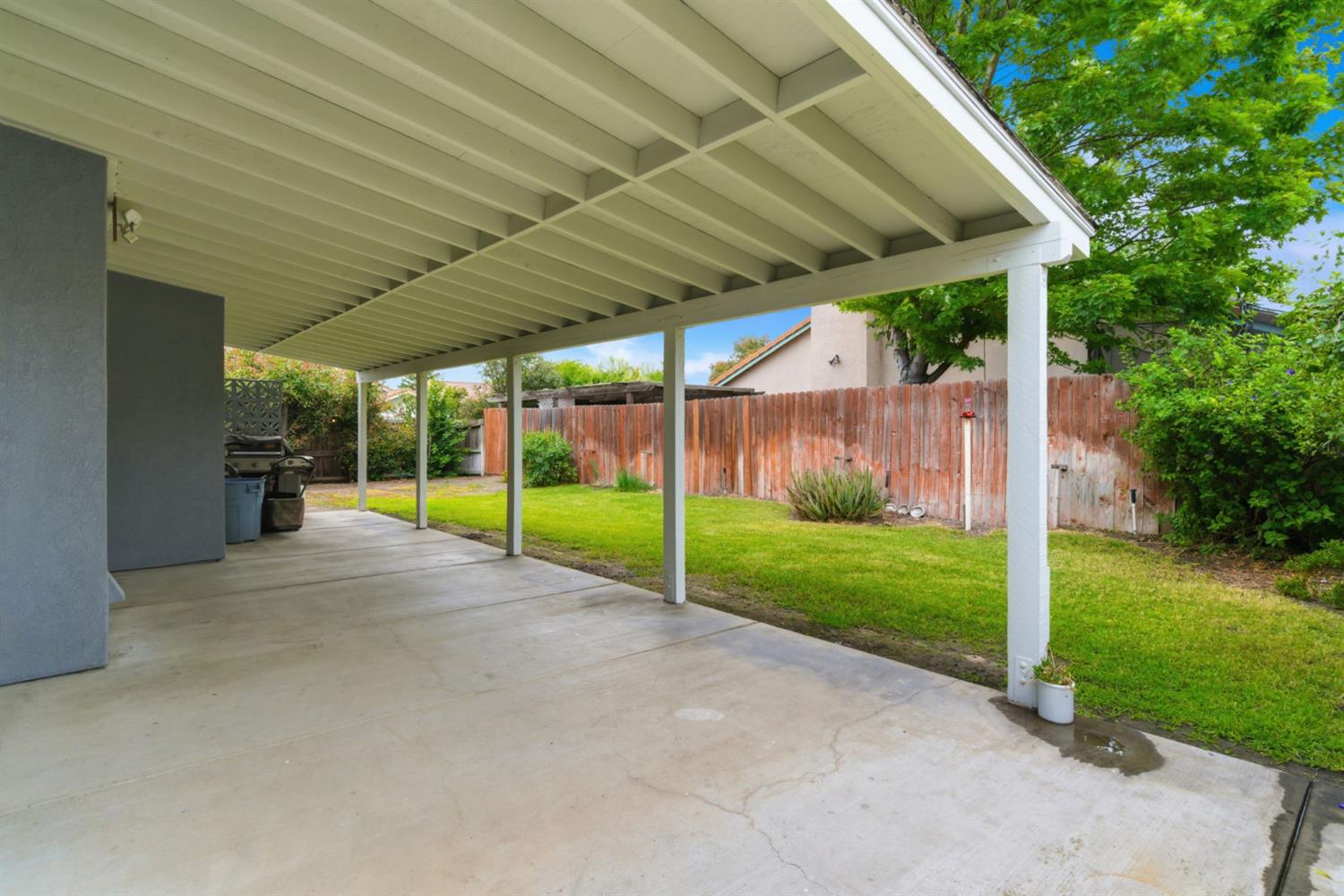 1009 Lambdin St, Manteca, CA 95336