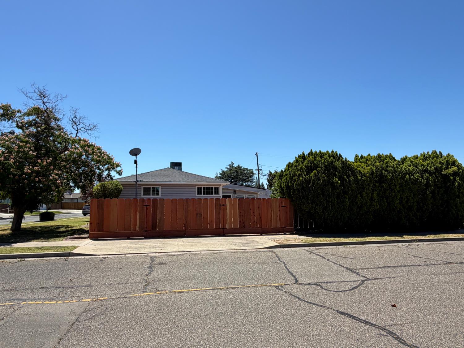 2275 5th St, Atwater, CA 95301