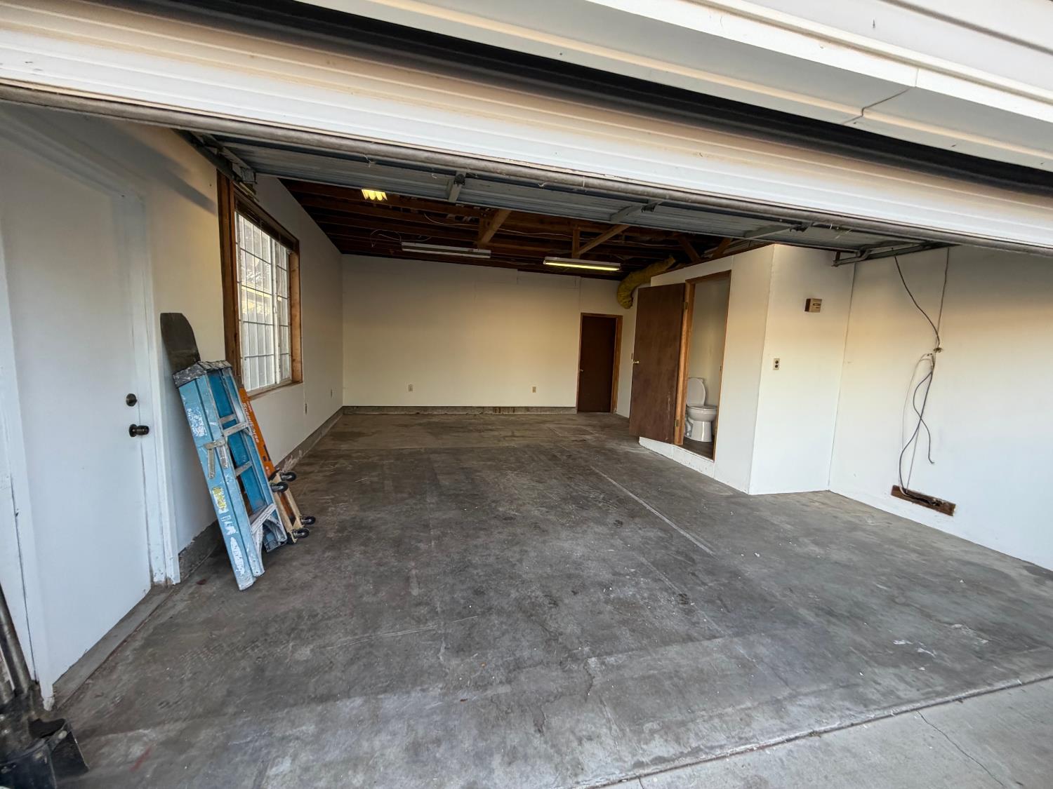 2275 5th St, Atwater, CA 95301
