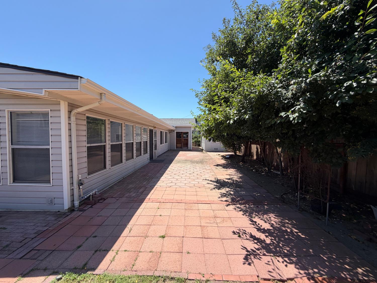 2275 5th St, Atwater, CA 95301