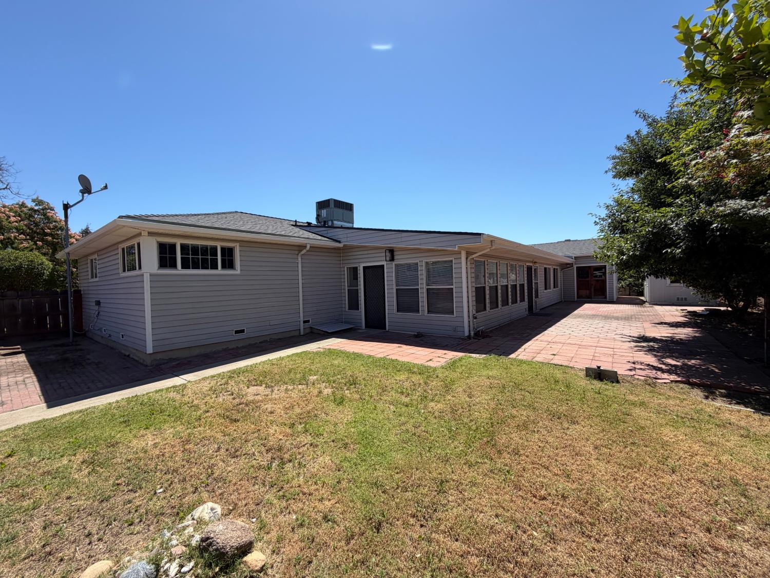 2275 5th St, Atwater, CA 95301