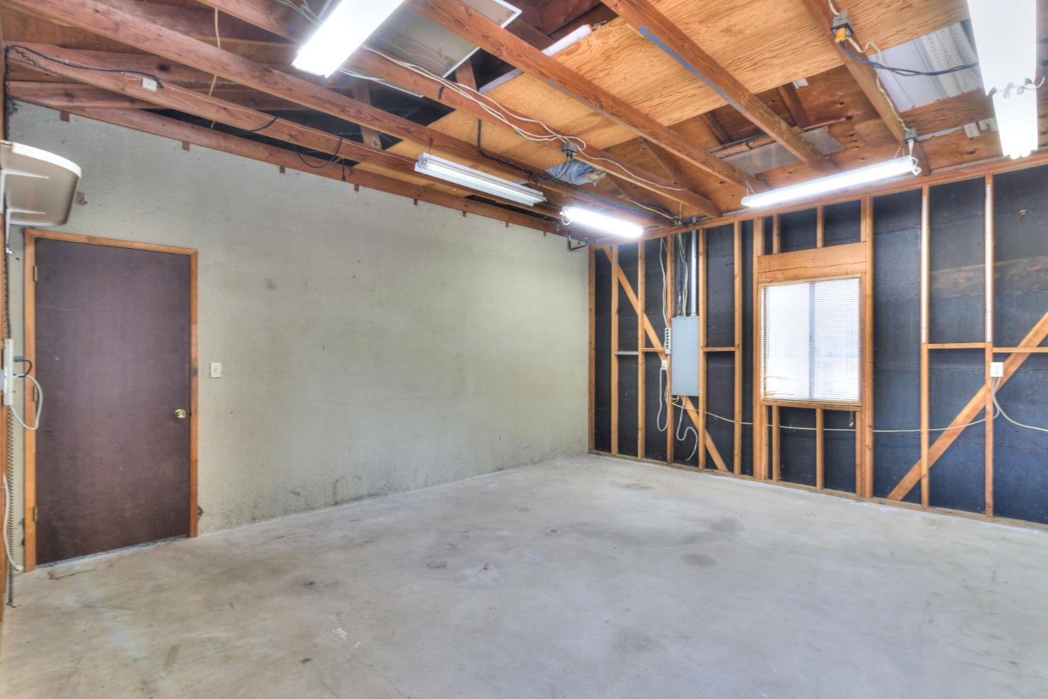 2275 5th St, Atwater, CA 95301
