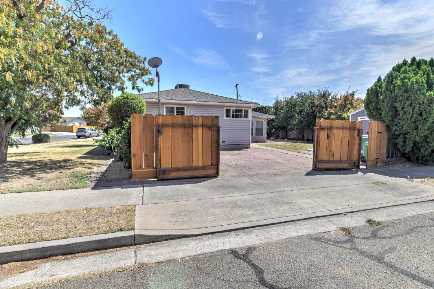 2275 5th St, Atwater, CA 95301