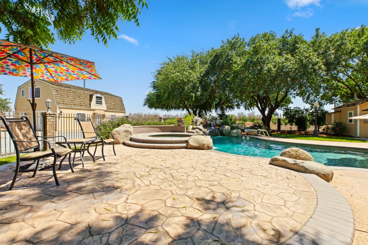 5012 12th, Hanford, CA 93230