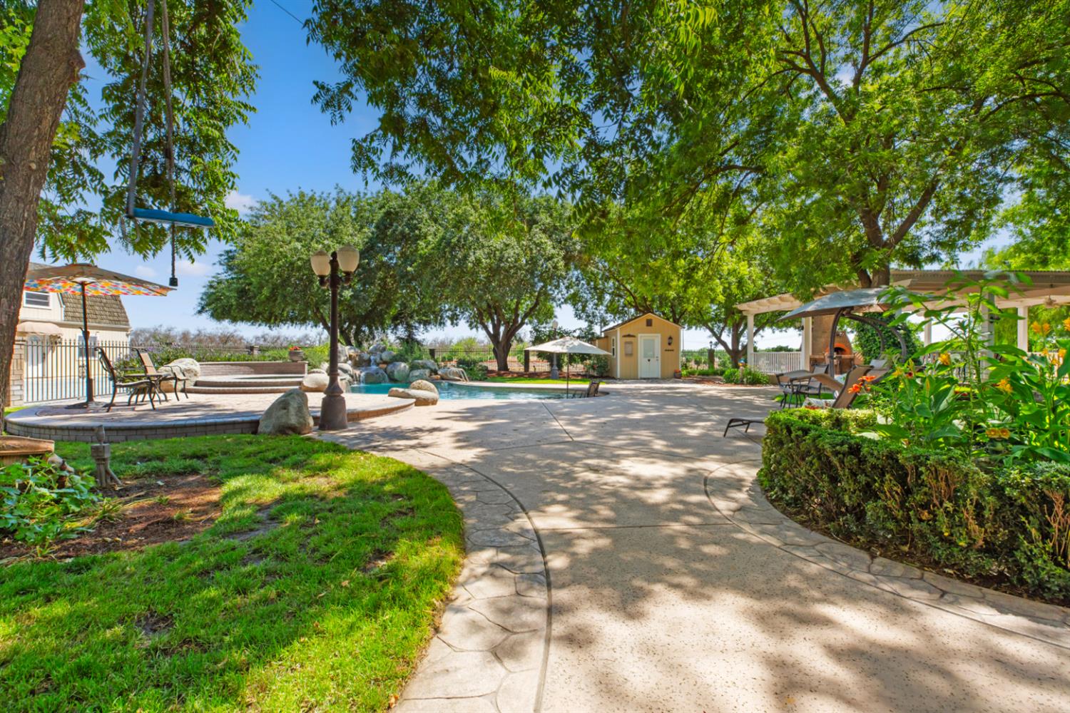 5012 12th, Hanford, CA 93230