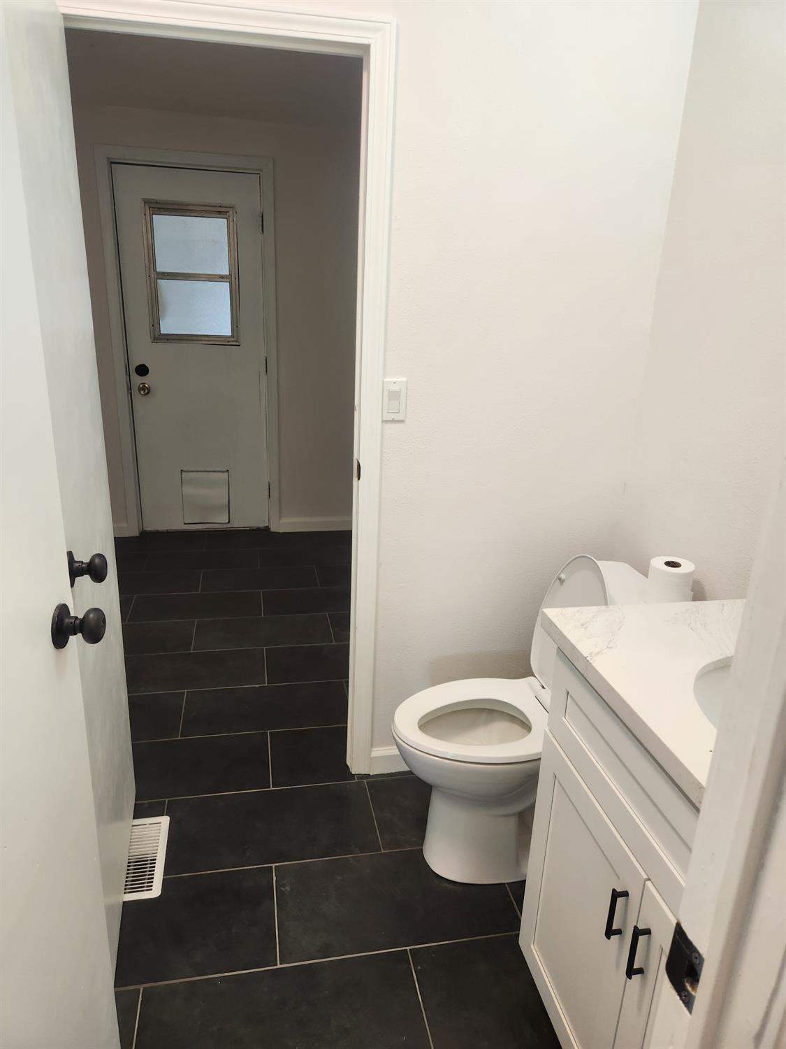 2770 Salmon Rd #3, Copperopolis, CA 95228