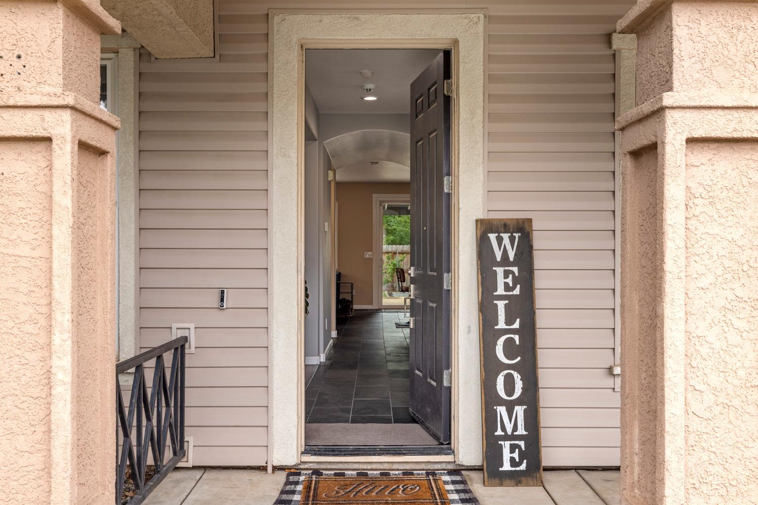368 Nutcrest Ct, Oakdale, CA 95361