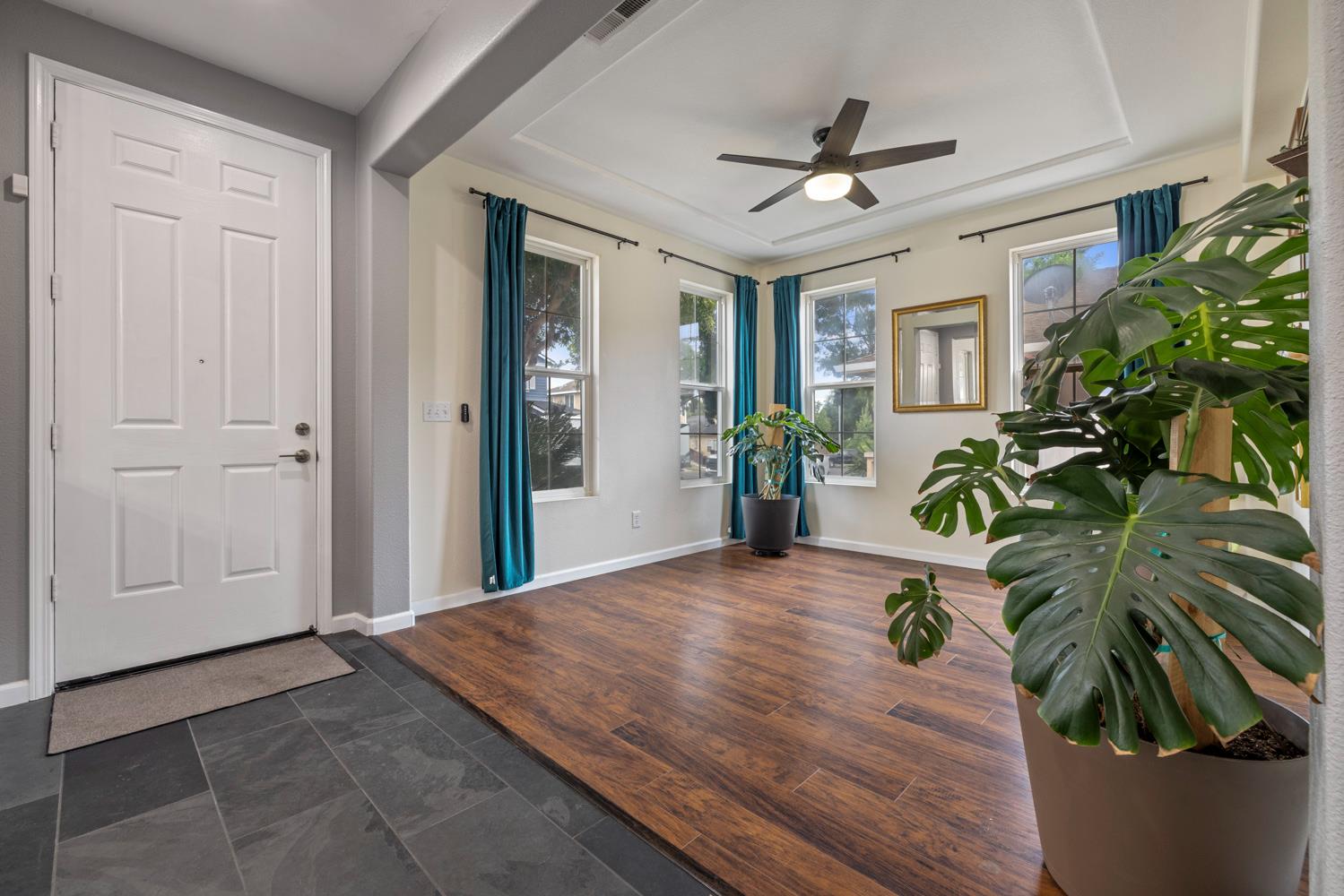368 Nutcrest Ct, Oakdale, CA 95361