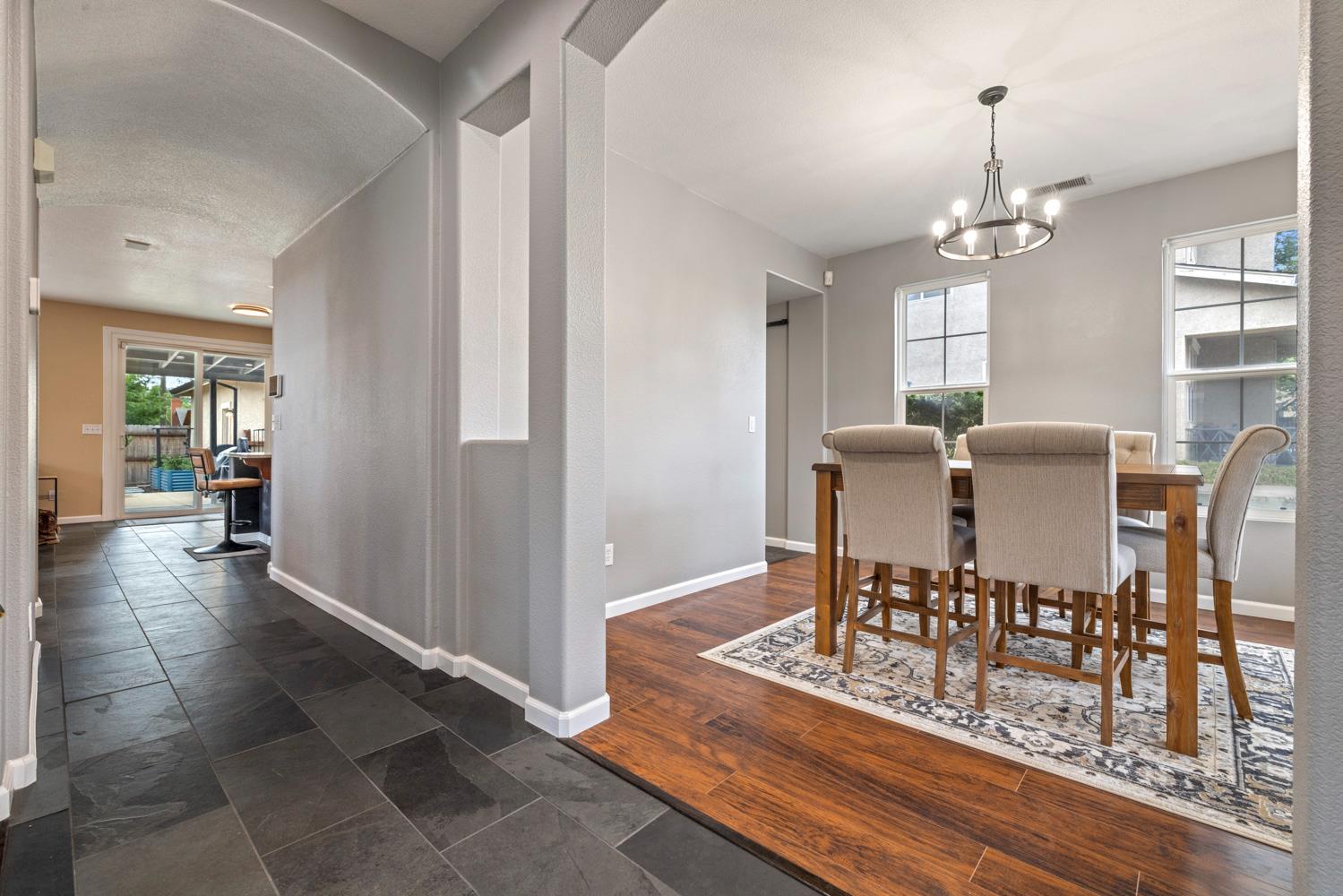 368 Nutcrest Ct, Oakdale, CA 95361
