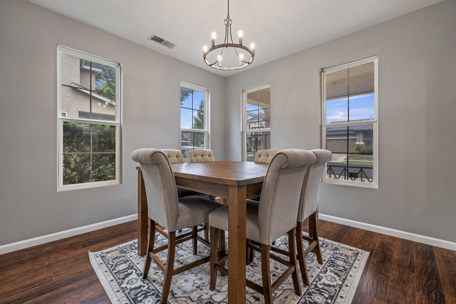 368 Nutcrest Ct, Oakdale, CA 95361