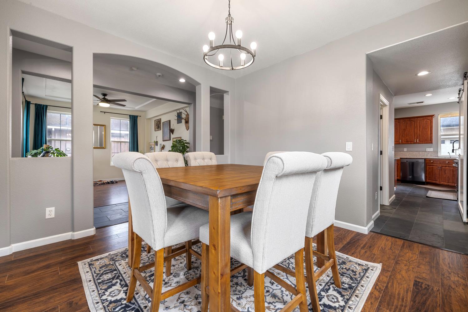 368 Nutcrest Ct, Oakdale, CA 95361