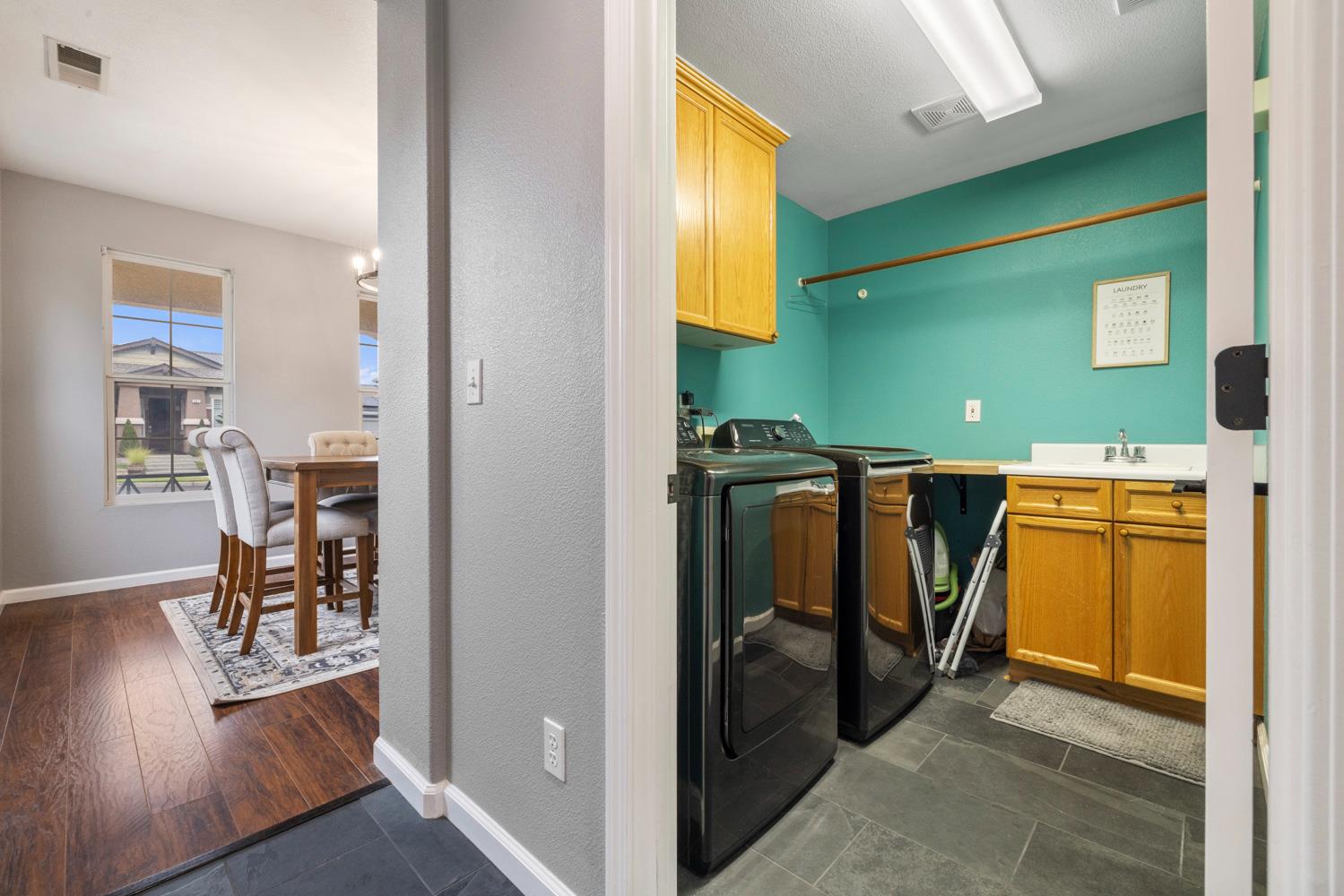 368 Nutcrest Ct, Oakdale, CA 95361