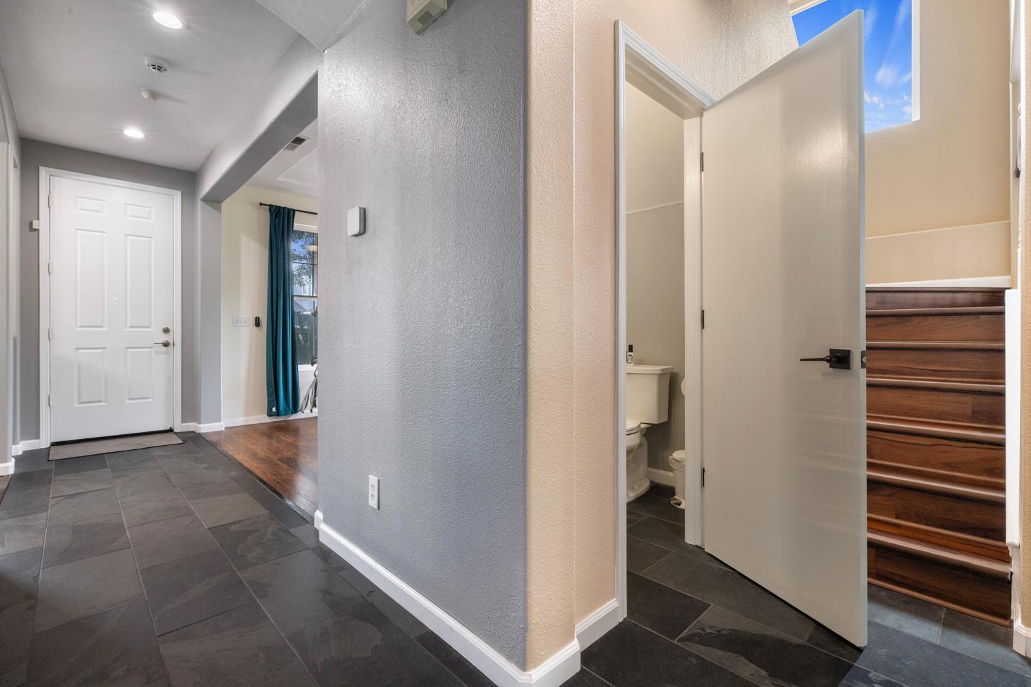 368 Nutcrest Ct, Oakdale, CA 95361