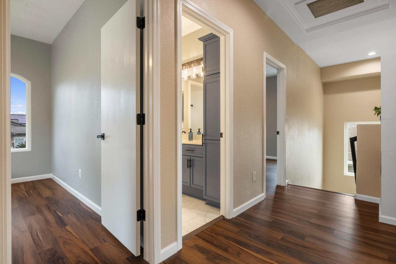 368 Nutcrest Ct, Oakdale, CA 95361