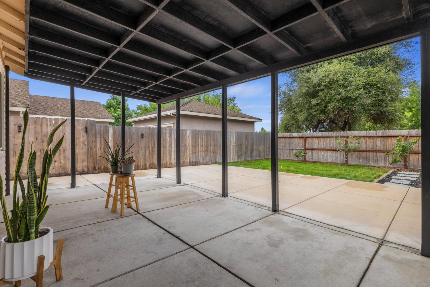 368 Nutcrest Ct, Oakdale, CA 95361