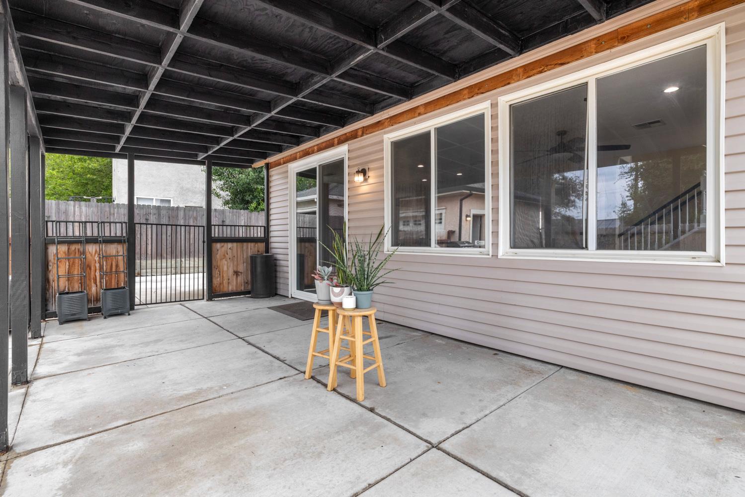 368 Nutcrest Ct, Oakdale, CA 95361