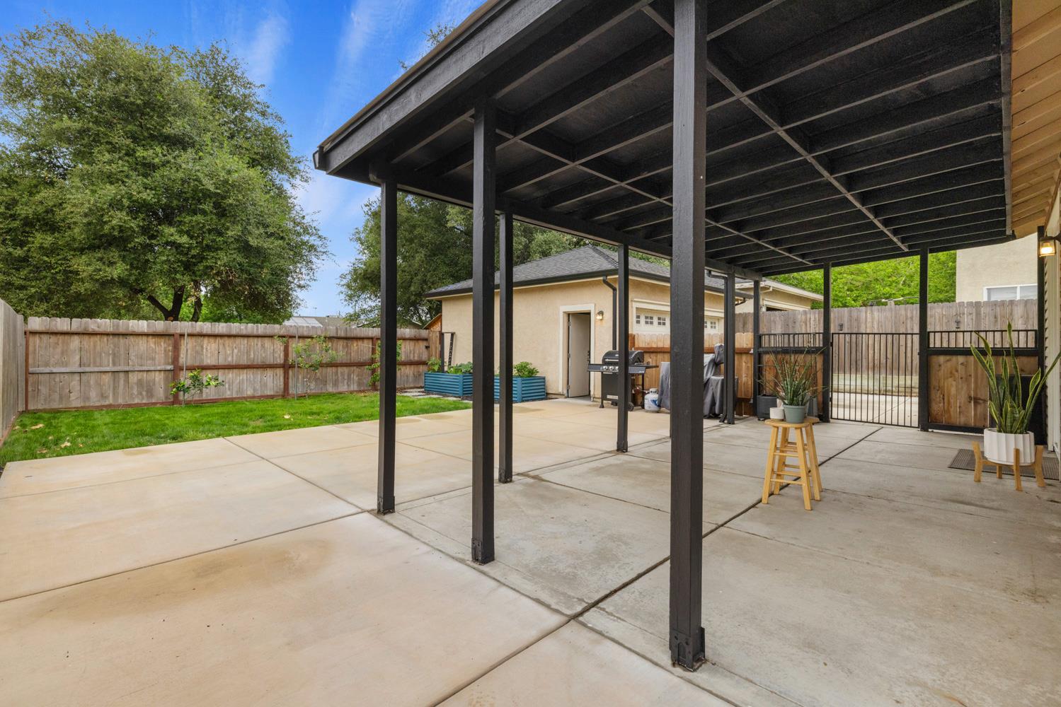 368 Nutcrest Ct, Oakdale, CA 95361