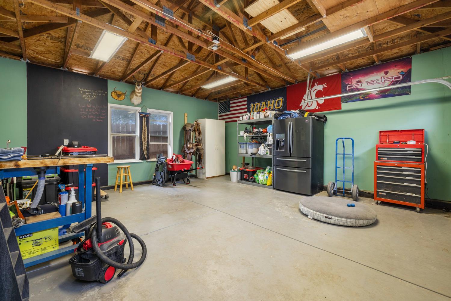 368 Nutcrest Ct, Oakdale, CA 95361