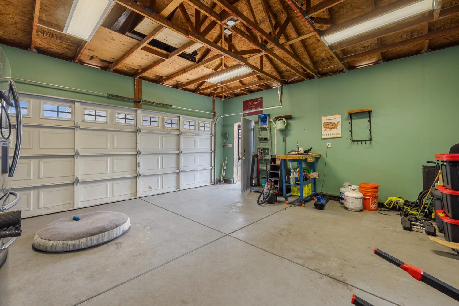 368 Nutcrest Ct, Oakdale, CA 95361