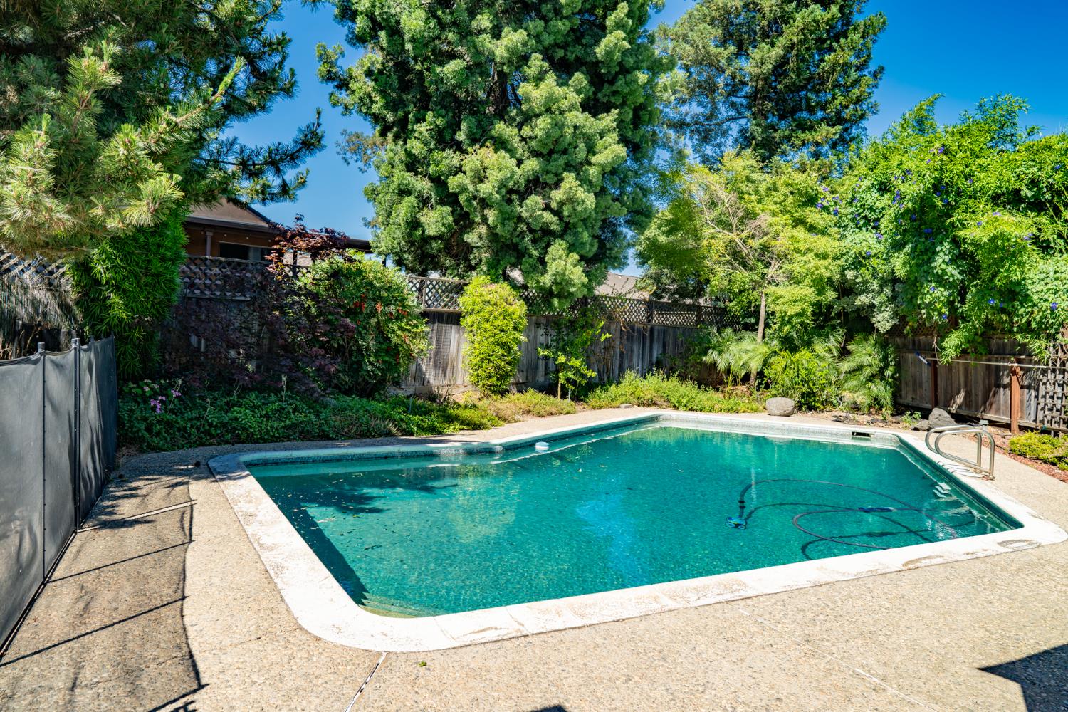3724 Glenview Ct, Modesto, CA 95355