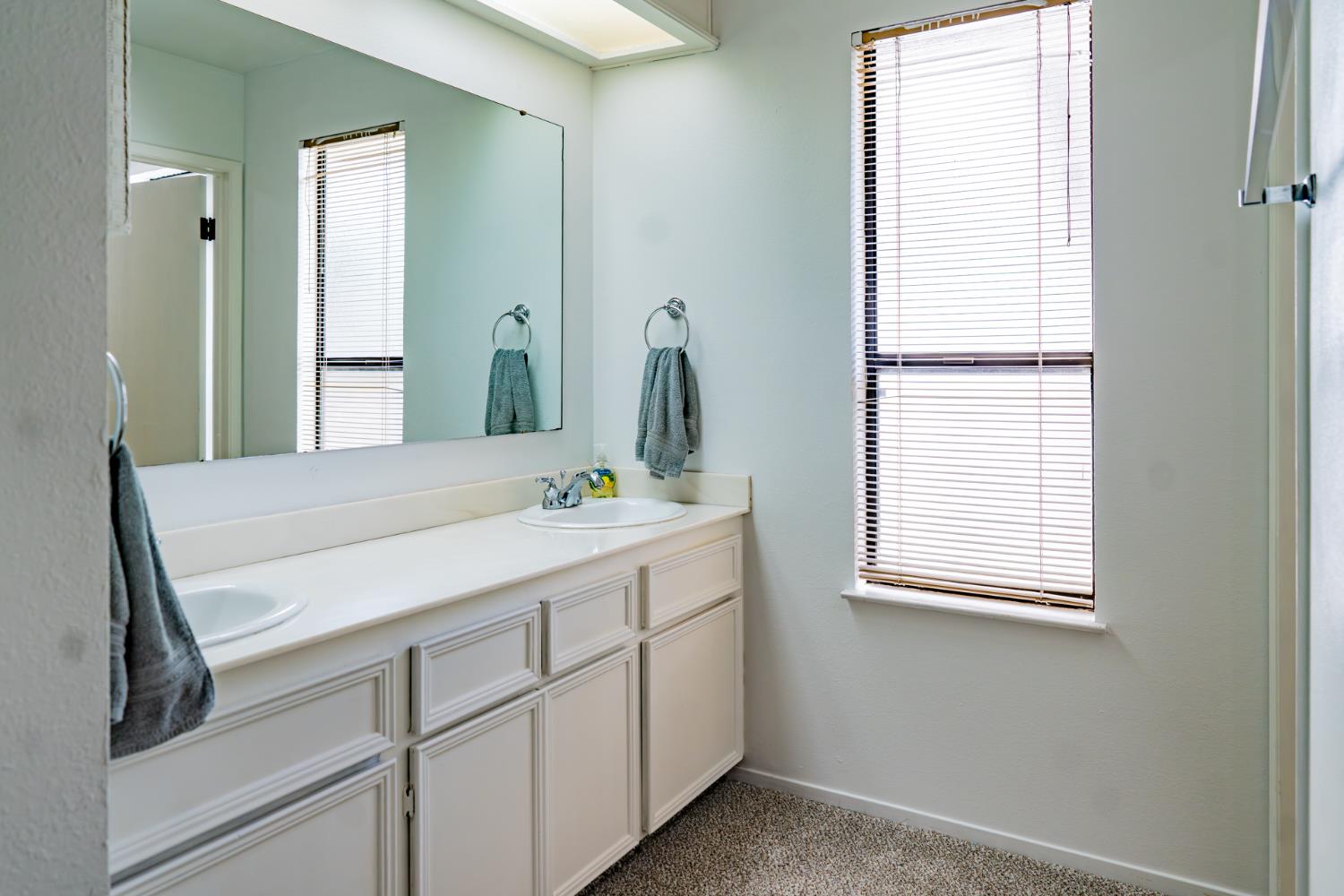 3724 Glenview Ct, Modesto, CA 95355
