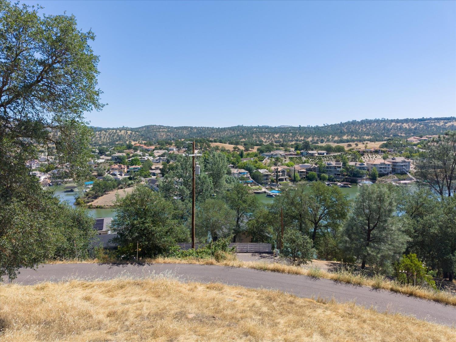4978 Lakeshore Dr, Copperopolis, CA 95228