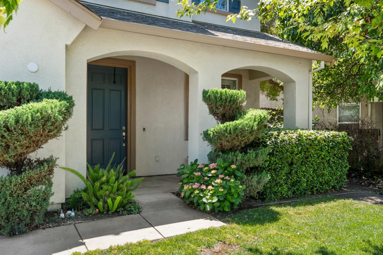 13316 Rivercrest Dr, Waterford, CA 95386