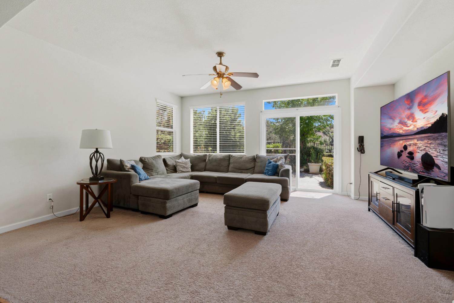 13316 Rivercrest Dr, Waterford, CA 95386
