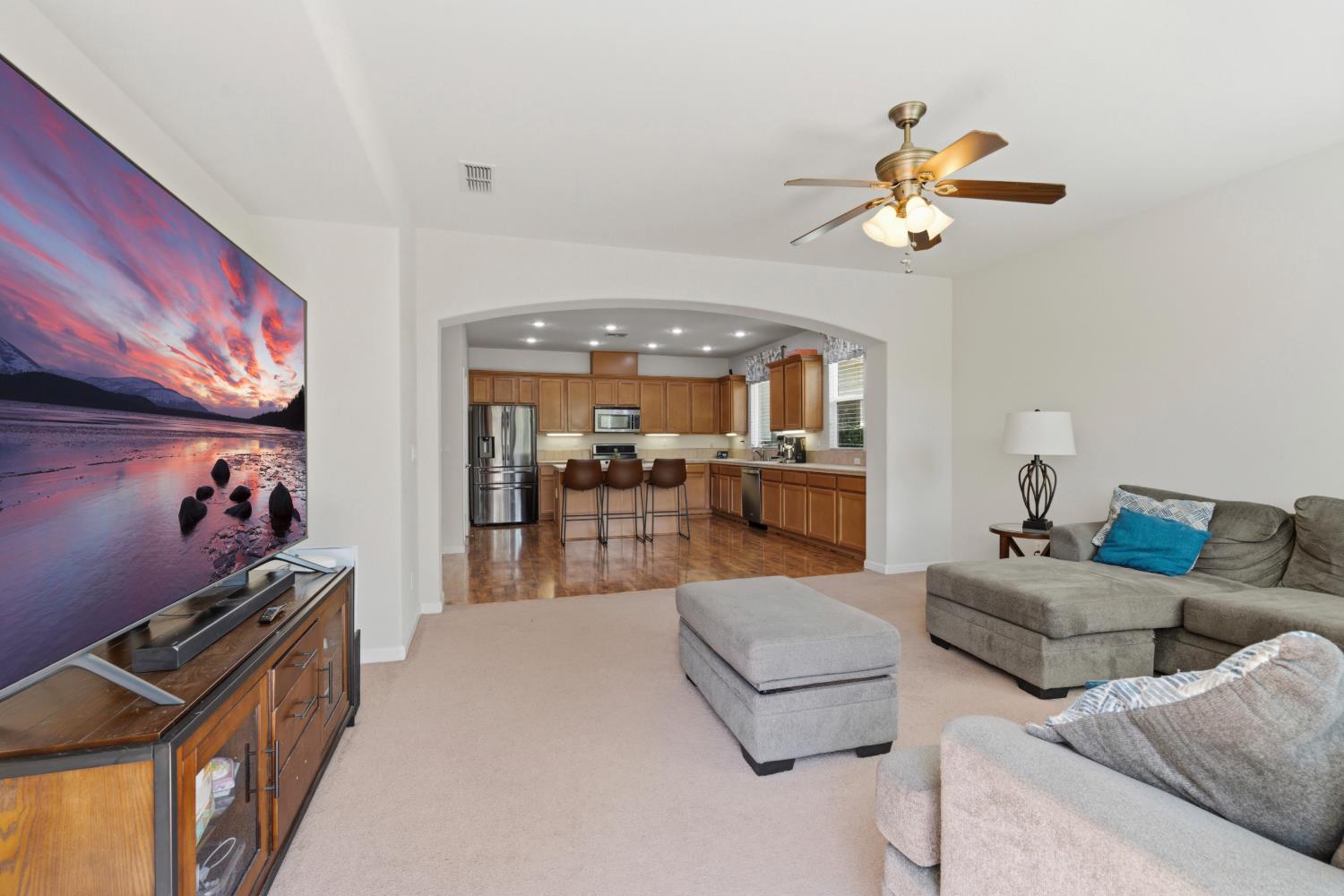 13316 Rivercrest Dr, Waterford, CA 95386