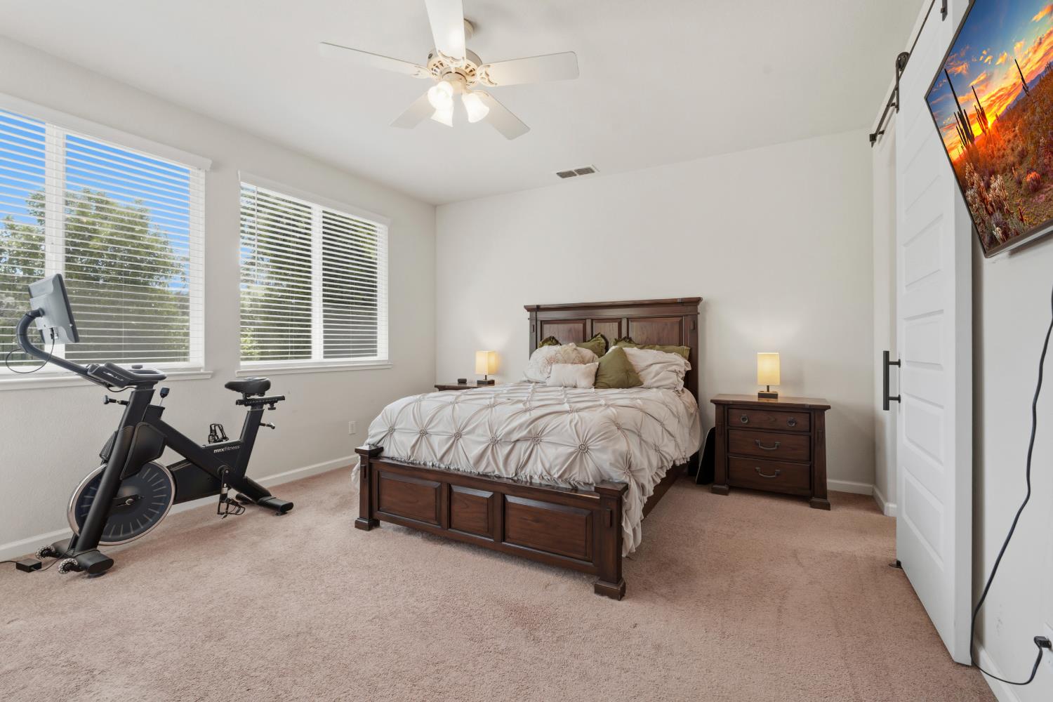 13316 Rivercrest Dr, Waterford, CA 95386