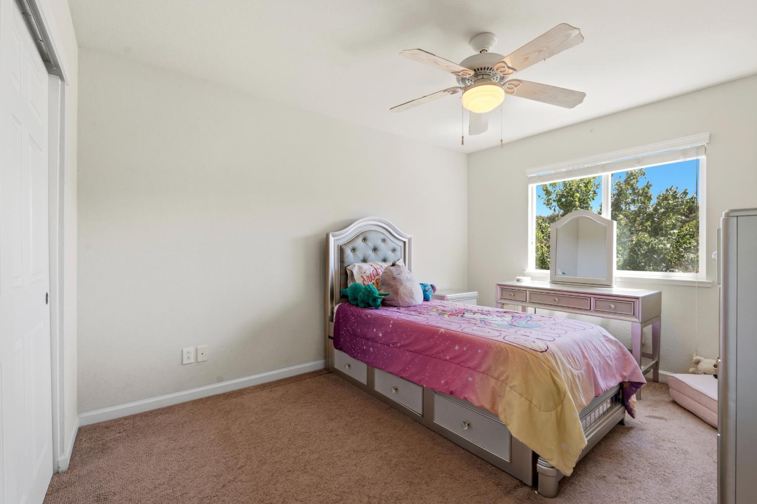 13316 Rivercrest Dr, Waterford, CA 95386